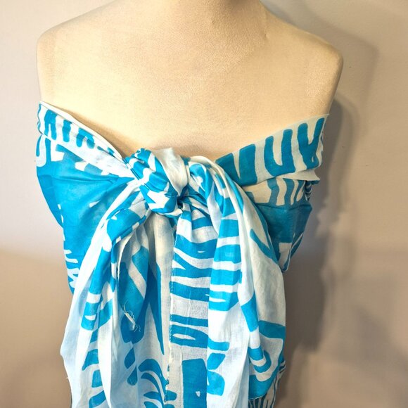 NWT  ISSIMO Destination Turquoise and White Wrap Scarf Sarong - Picture 3 of 10